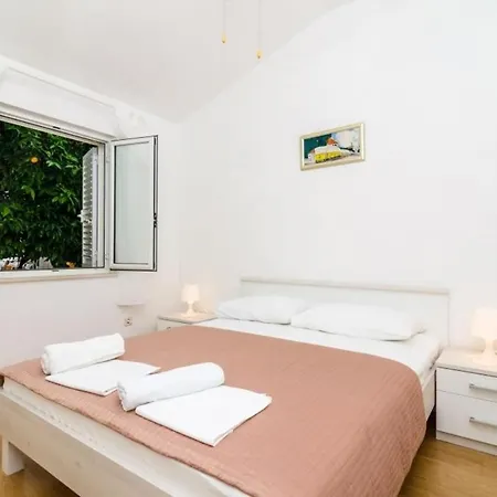Apartment Vulicevic - One-bedroom - Vatroslava Lisinskog Street A2